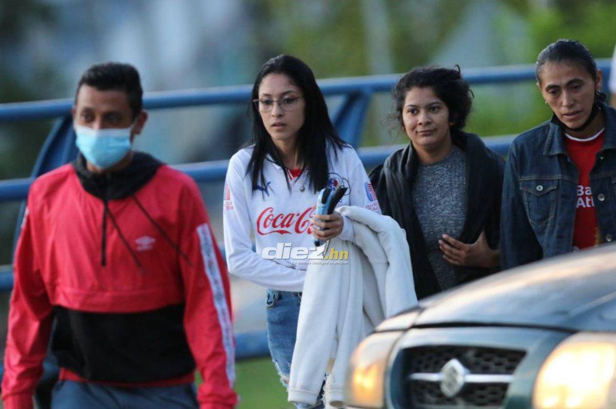 Mensaje a Municipal, el carro que se quedó botado y las chicas: ambientazo previo al partido de Olimpia por Liga Concacaf