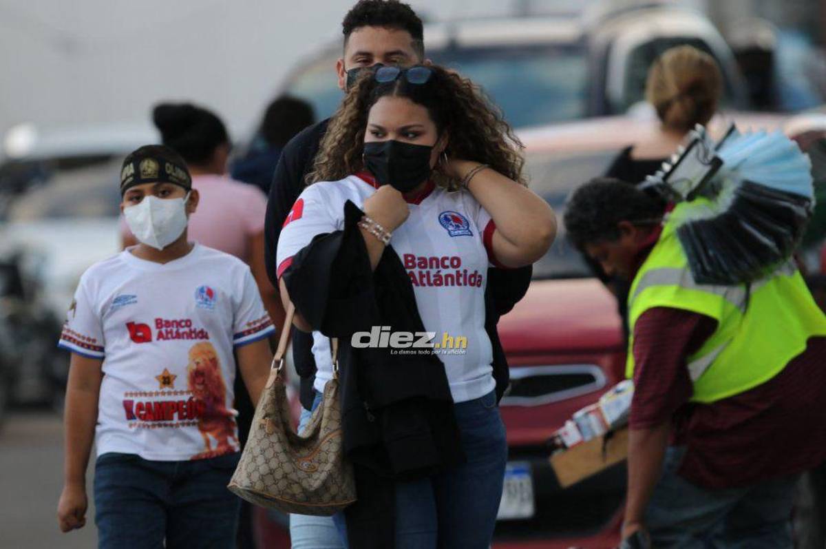 Mensaje a Municipal, el carro que se quedó botado y las chicas: ambientazo previo al partido de Olimpia por Liga Concacaf