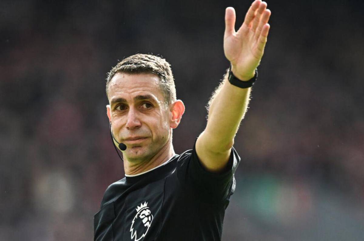 Fue despedido de la Premier por insultar a DT y revela lo inesperado: “Recibí mensajes que decían que ojalá mi madre muriera de SIDA”