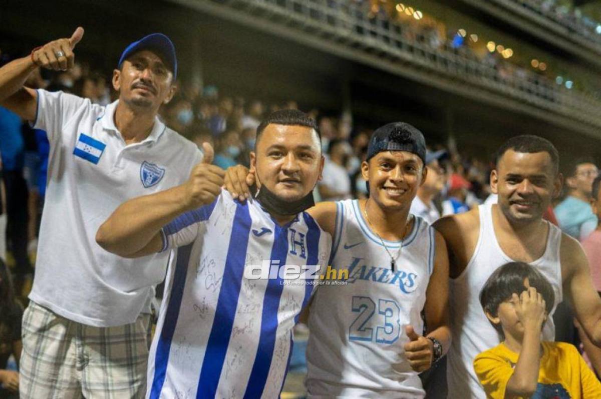 Qué dice la pancarta de las metas, así celebraron los mundialistas de Honduras en el camerino y las selfies de Odin Ramos e Isaac Castillo