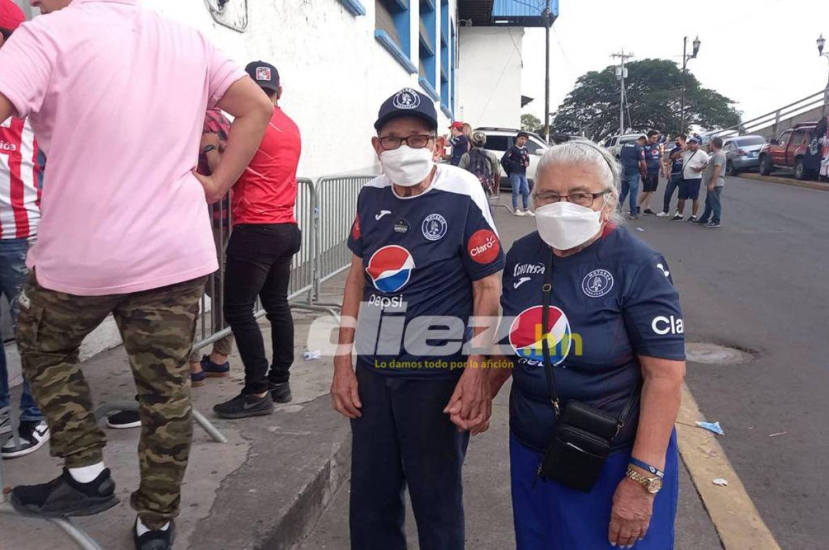 Así se vivió el ambientazo en el estadio Nacional Chelato Uclés por el Motagua-Olimpia de la Liga Concacaf