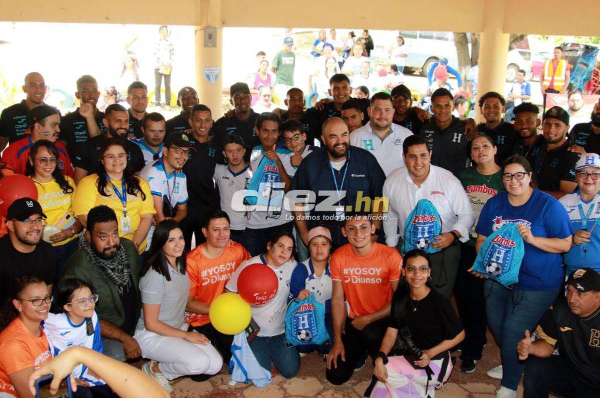 Muchas risas y abrazos: Los jugadores de la Selección de Honduras compartieron con niños del Instituto Juana Leclerc
