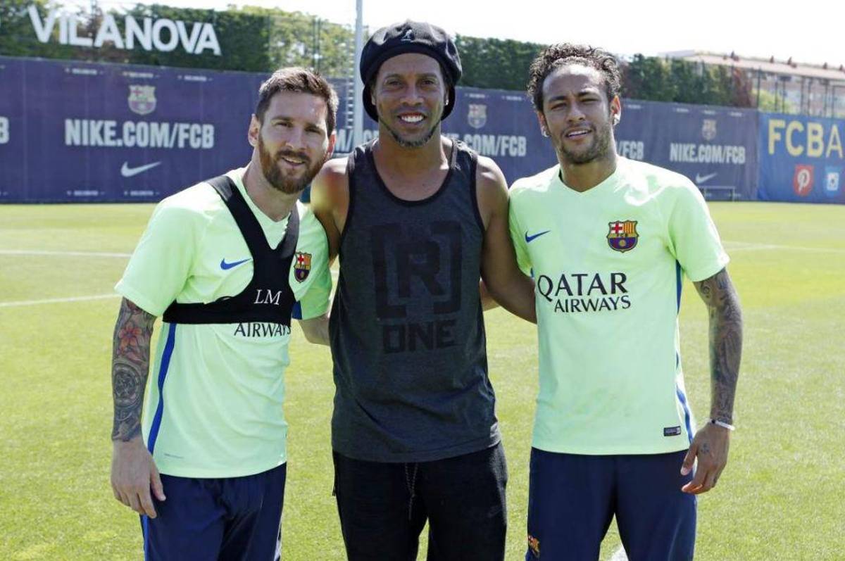 Se compara con leyendas del Barcelona: “He visto a Ronaldinho, Messi y Neymar, pero, en el campo, me sale solo”