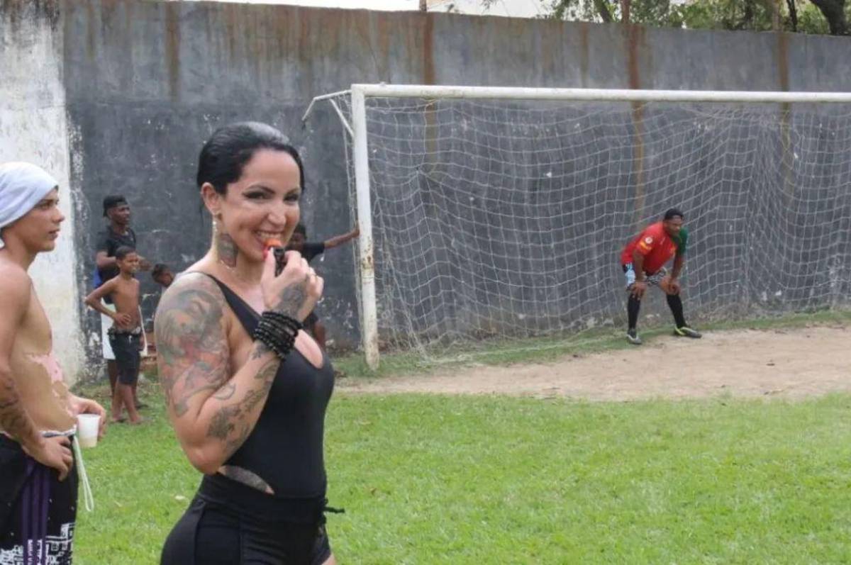 Dejó el cine para adultos y ahora se dedicará al arbitraje: La increíble historia de Elisa Sanches que busca cumplir su “sueño”