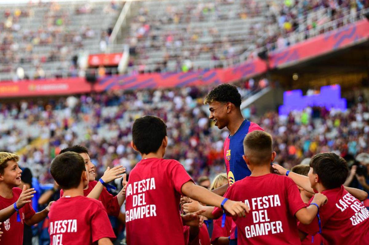 Barcelona, goleado en el Joan Gamper: Presentó dos fichajes, regresó Lamine Yamal y los dorsales confirmados
