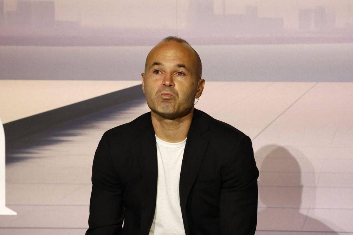 Iniesta, ex del Barcelona, inicia una nueva aventura en el fútbol: “Es un club apasionante”