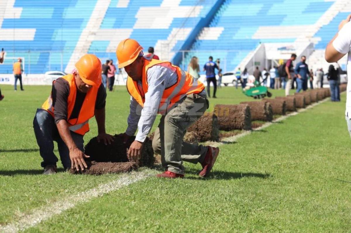 La cancha del estadio Nacional quedará completamente nueva junto a un césped híbrido de talla mundial. Estará listo entre marzo y abril del 2023. FOTOS: Marvin Salgado