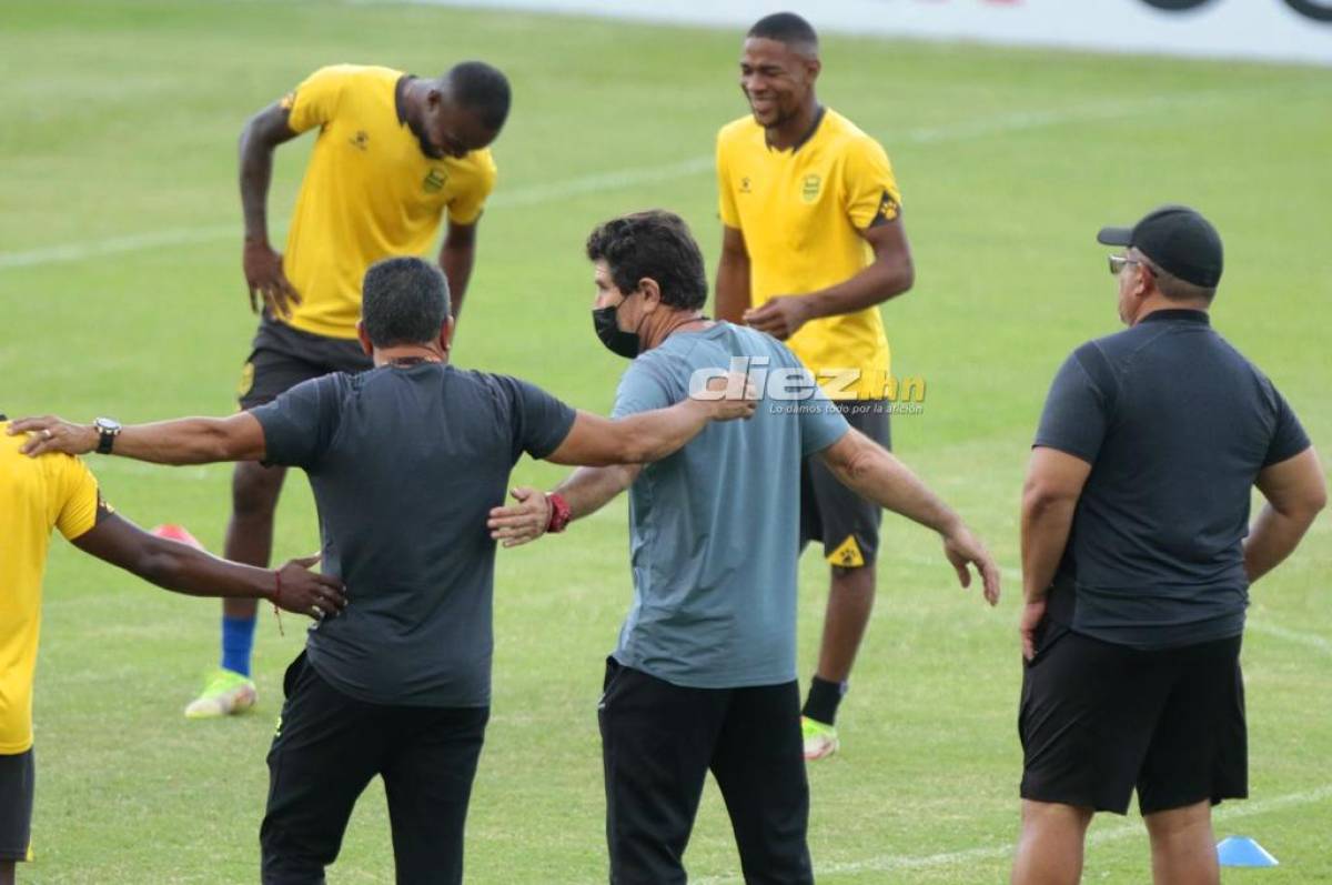 Héctor Vargas se sorprende cuando le preguntan por Mauricio Wright y advierte que Cartaginés es un equipo “fuerte”