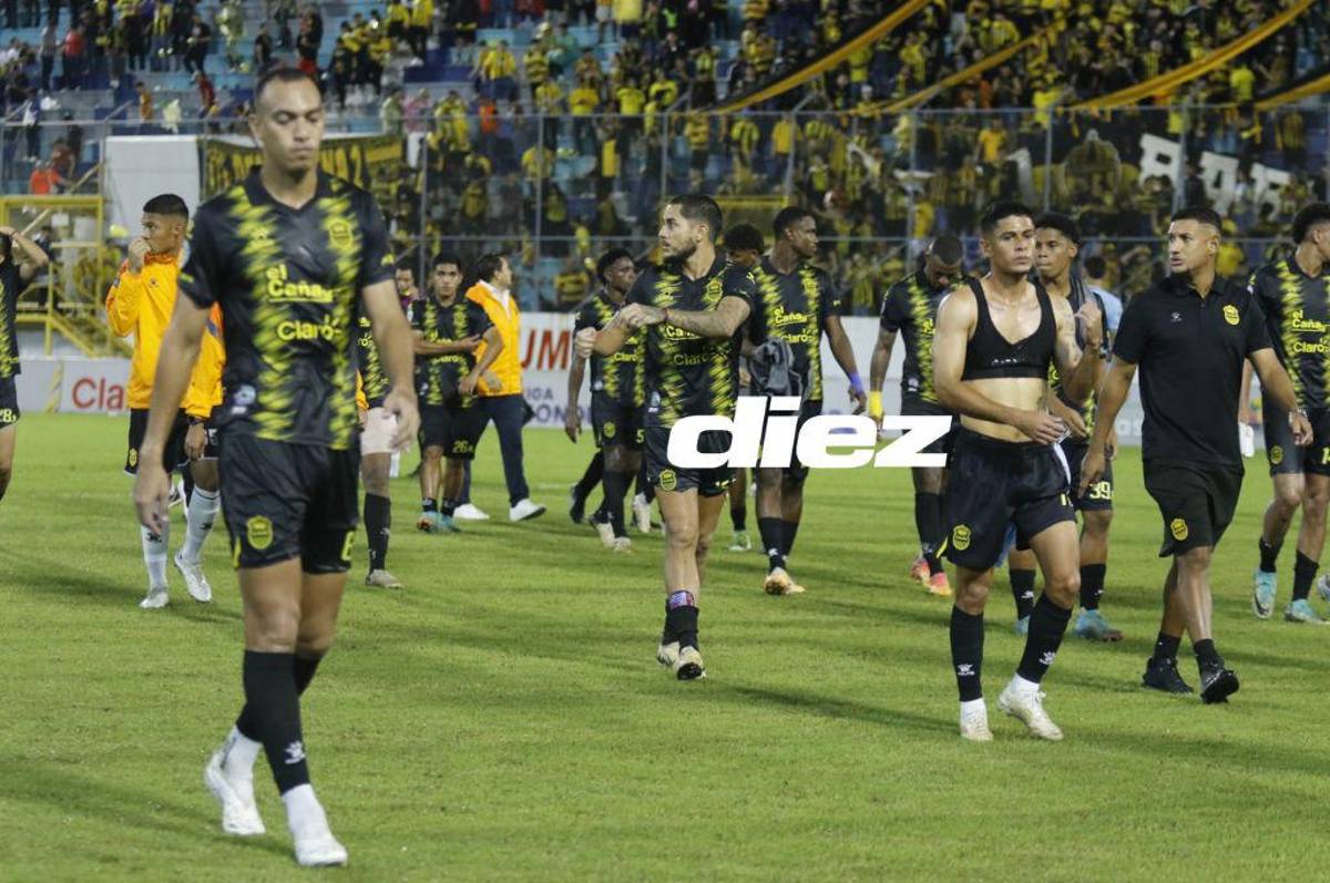 No se vio en TV: afición de Real España le grita de todo a sus jugadores y la celebración de Motagua tras el triunfo