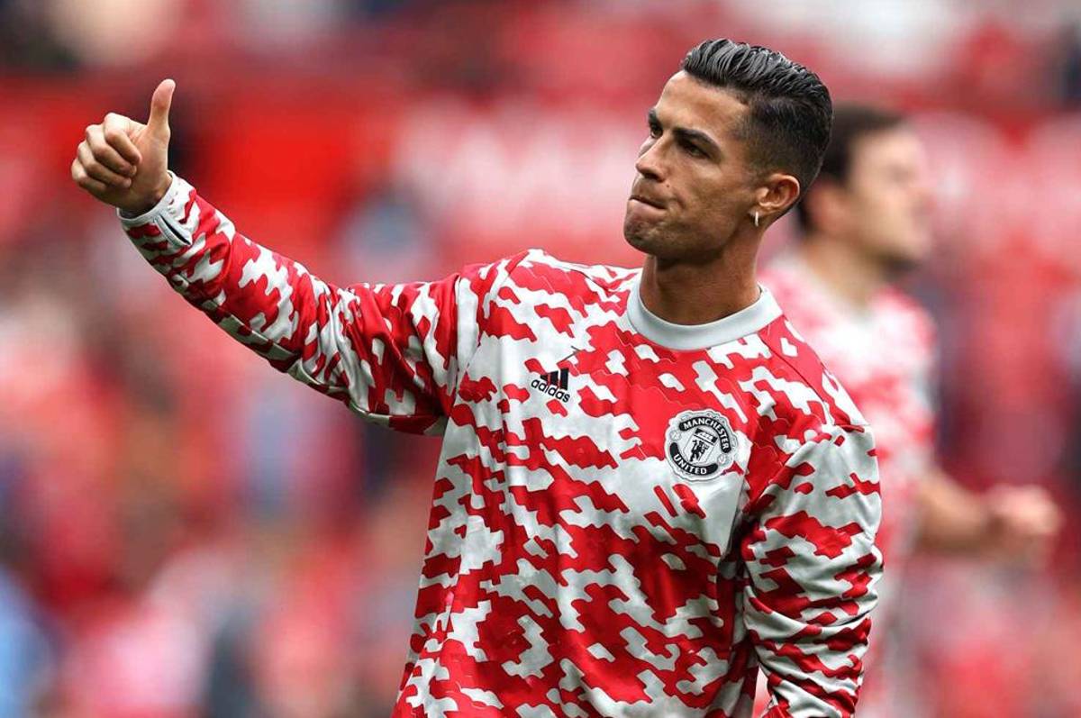 Golpe mediático: el delantero mexicano que llegaría al Manchester United a cambio de Cristiano Ronaldo