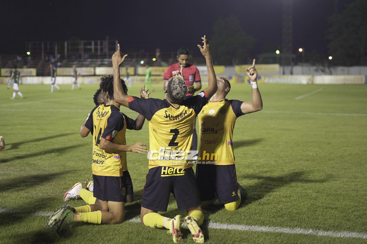 NO SE VIO EN TV: Cortan arito a jugador de Marathón con alicate, la bronca de Mayorquín y el coqueteo de Kevin Álvarez con la hermana de Getsel Montes