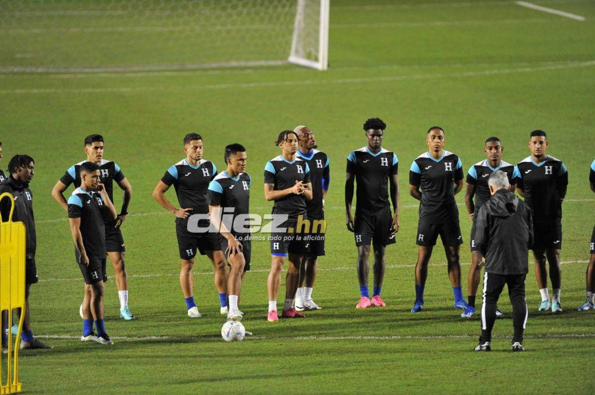 La charla de Rueda con Luis Palma y David Ruiz cambia de “look”: El último entrenamiento de Honduras de cara al choque con México