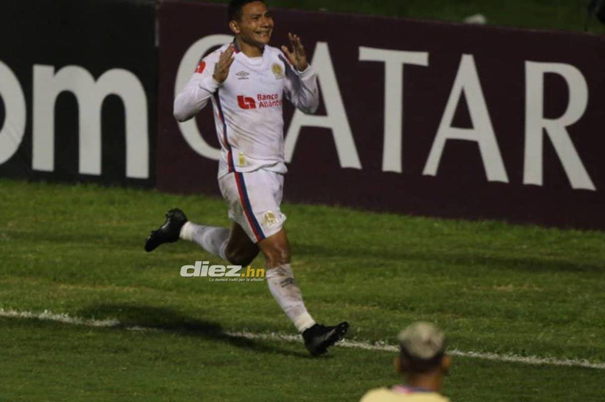 La incredulidad del “Mango”, inexorable ley del ex y el éxtasis de Troglio tras clasificar a su primera final de Concacaf con Olimpia (FOTOS)