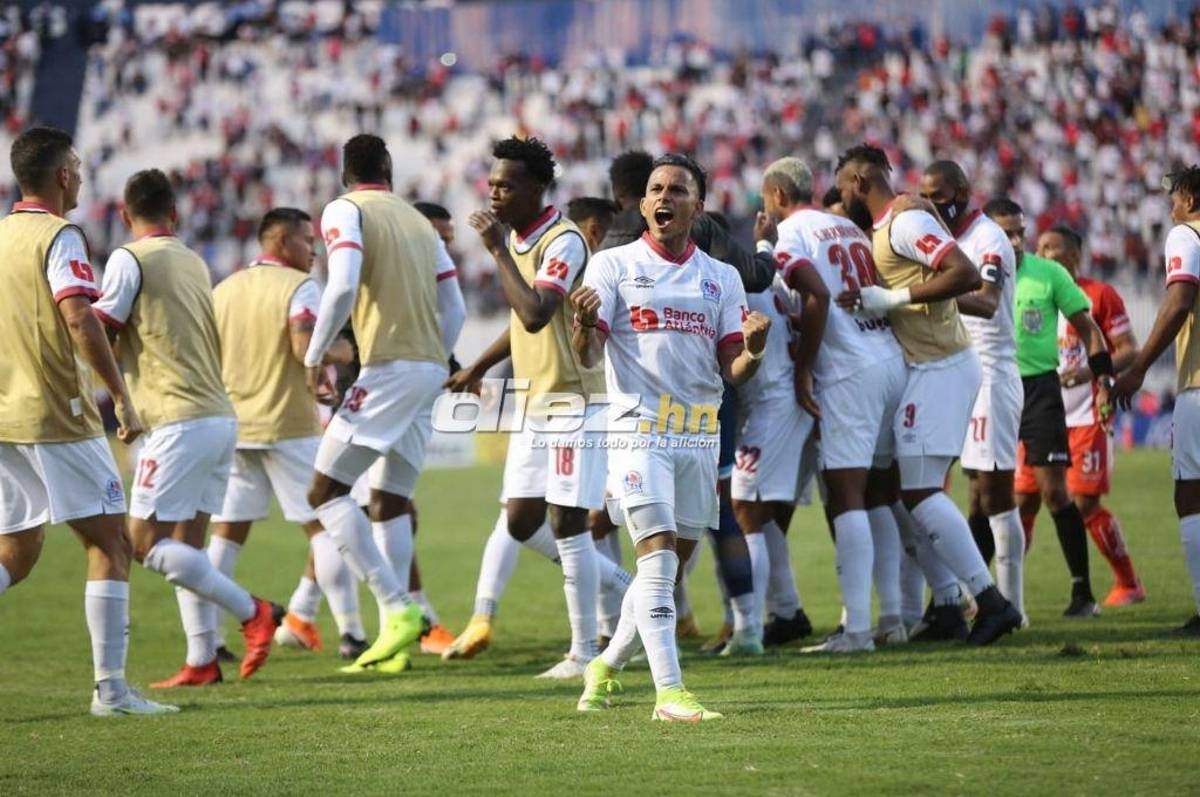No lo viste en TV: Bellas mujeres, el festejo del Olimpia y los invitados de lujo en el palco