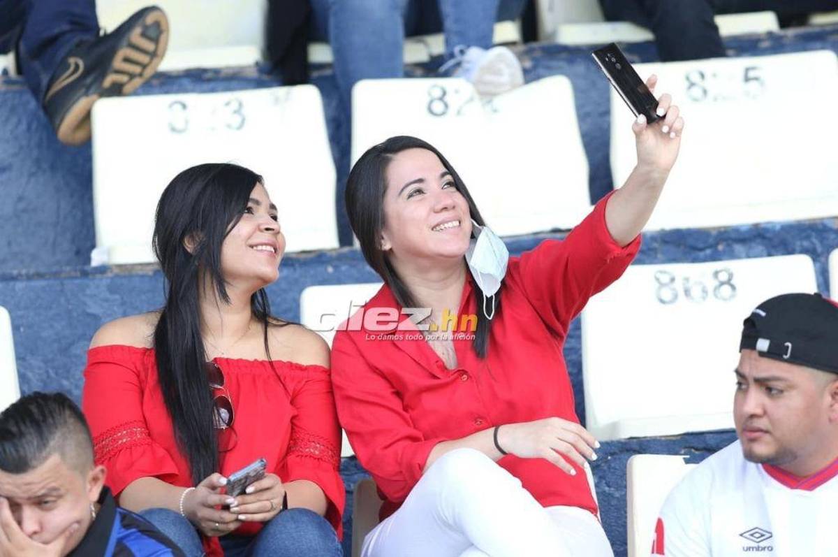 No lo viste en TV: Bellas mujeres, el festejo del Olimpia y los invitados de lujo en el palco