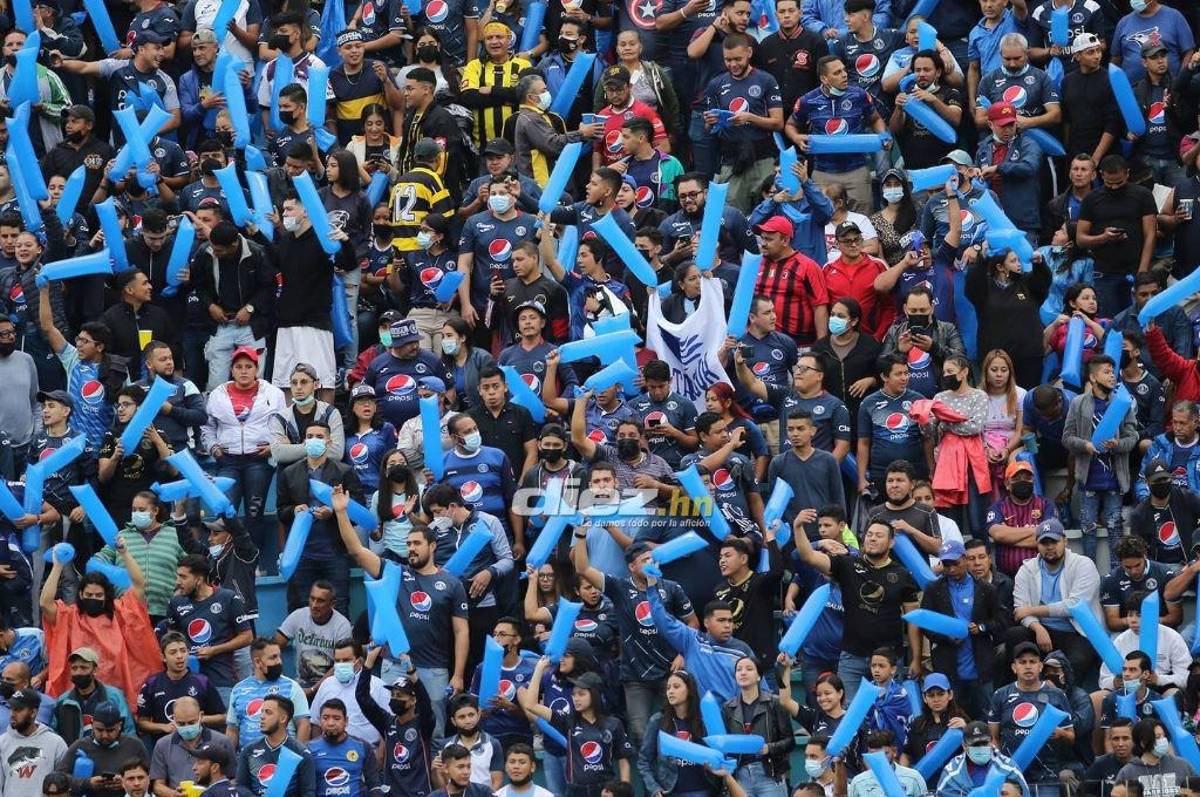 NO SE VIO EN TV: Los enfados de Héctor Vargas, dedicatoria de Moreira y el aficionado de la caguama en la fiesta de Motagua en la final