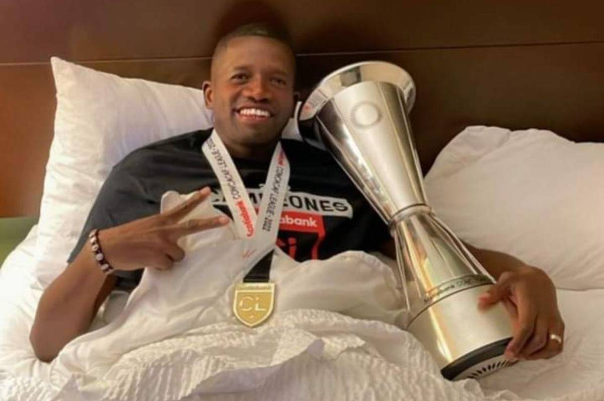 ¡Buenos días bicampeones! Abrazados a la Liga Concacaf durmieron y se levantaron los jugadores del Olimpia