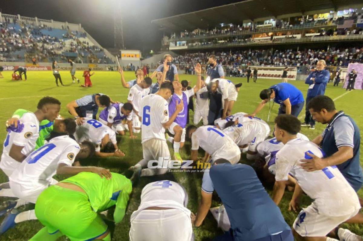 Qué dice la pancarta de las metas, así celebraron los mundialistas de Honduras en el camerino y las selfies de Odin Ramos e Isaac Castillo