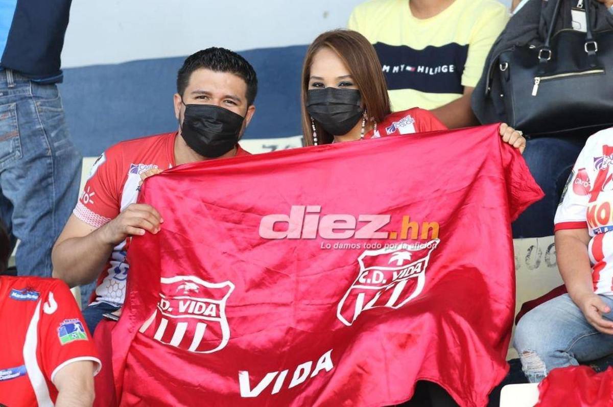 No lo viste en TV: Bellas mujeres, el festejo del Olimpia y los invitados de lujo en el palco