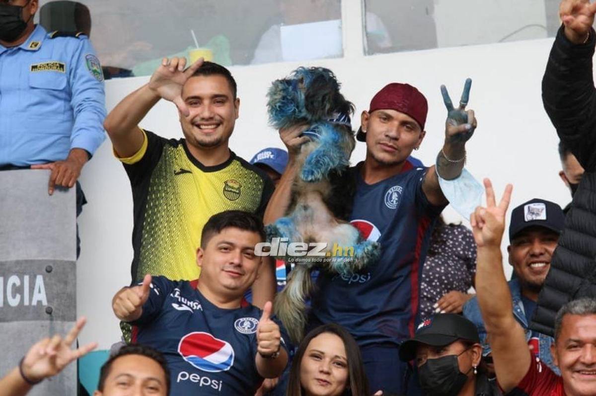 NO SE VIO EN TV: Los enfados de Héctor Vargas, dedicatoria de Moreira y el aficionado de la caguama en la fiesta de Motagua en la final