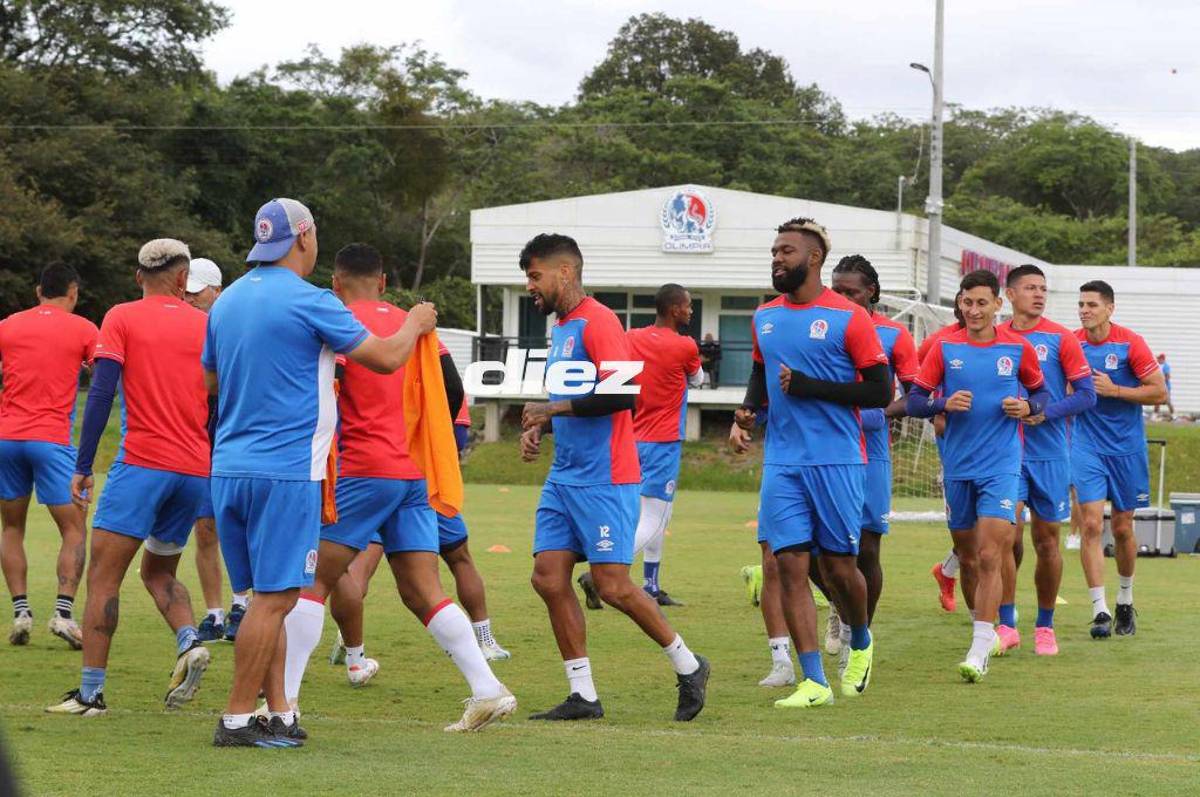 Risas, bromas y la foto de Pedro Troglio con el Chelito: Así fue el entreno del Olimpia previo a la semifinal ante Olancho FC