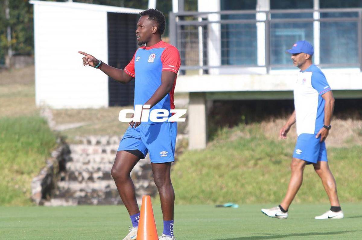 ¿Qué pasa con Araújo? Las imágenes del entreno del Olimpia; Elis activo y José Mendoza pendiente del futuro de Menjívar