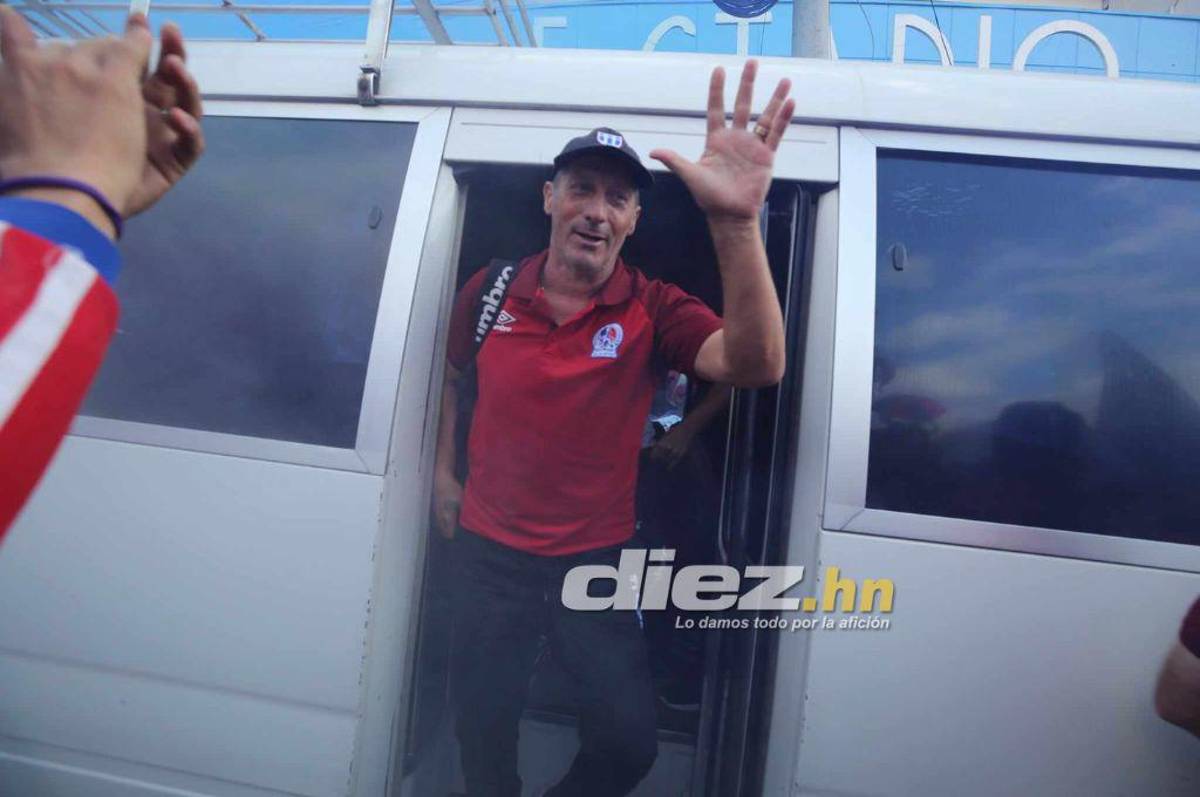 Olimpia-Génesis: ¿Qué pasó con Tilguath en su llegada?, el show de la Ultra Fiel y el gesto de los jugadores con la afición blanca