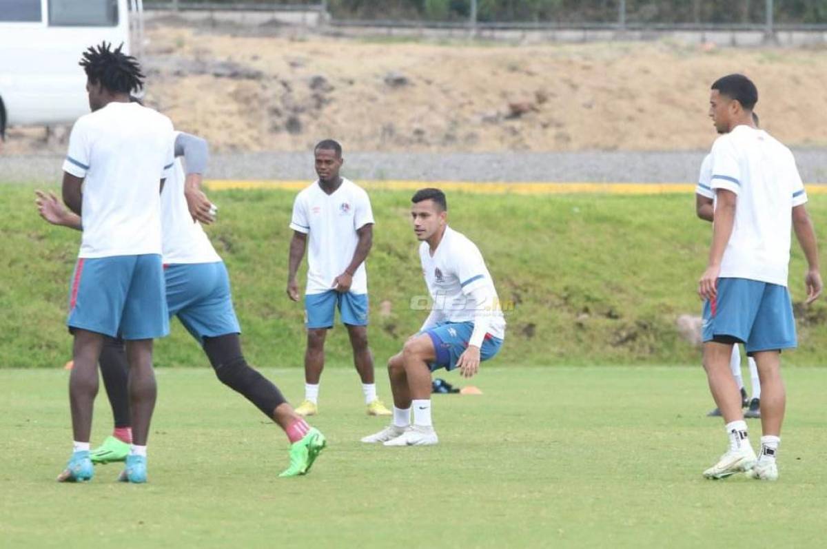 Olimpia ya goza de los servicios de Edwin Rodríguez en los entrenamientos.