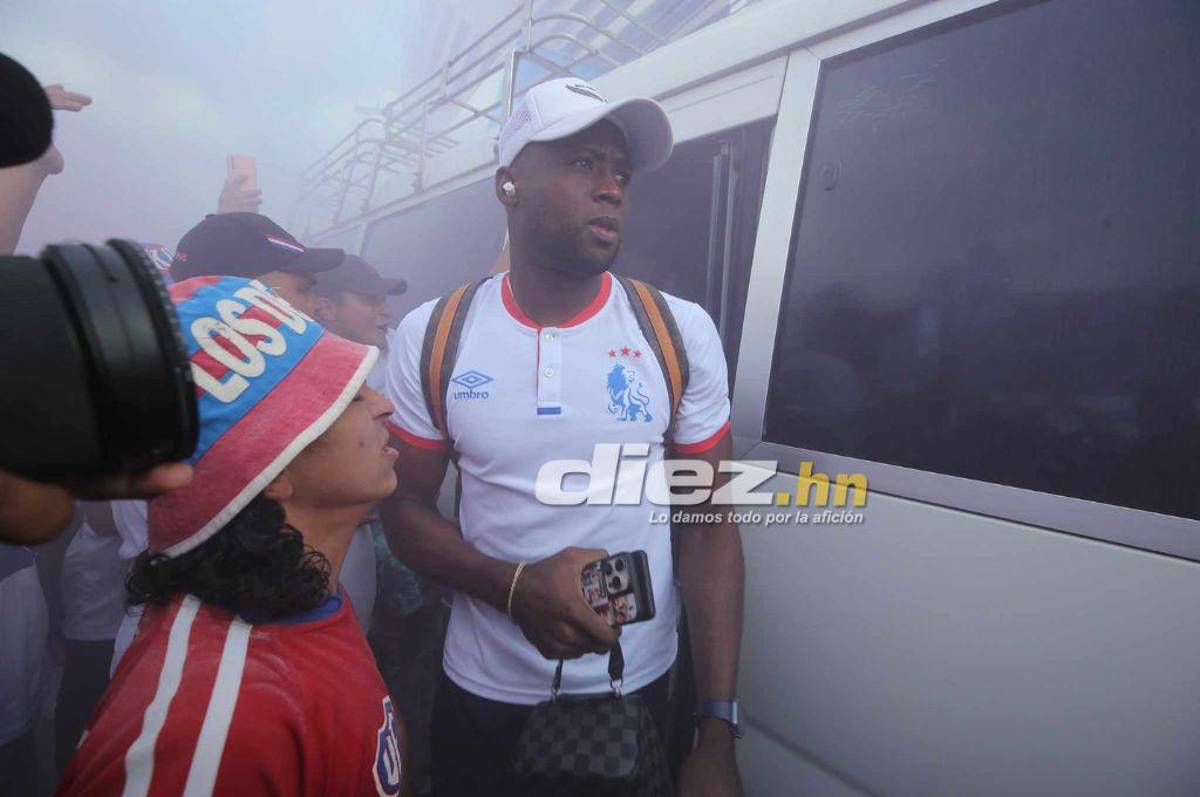 Olimpia-Génesis: ¿Qué pasó con Tilguath en su llegada?, el show de la Ultra Fiel y el gesto de los jugadores con la afición blanca