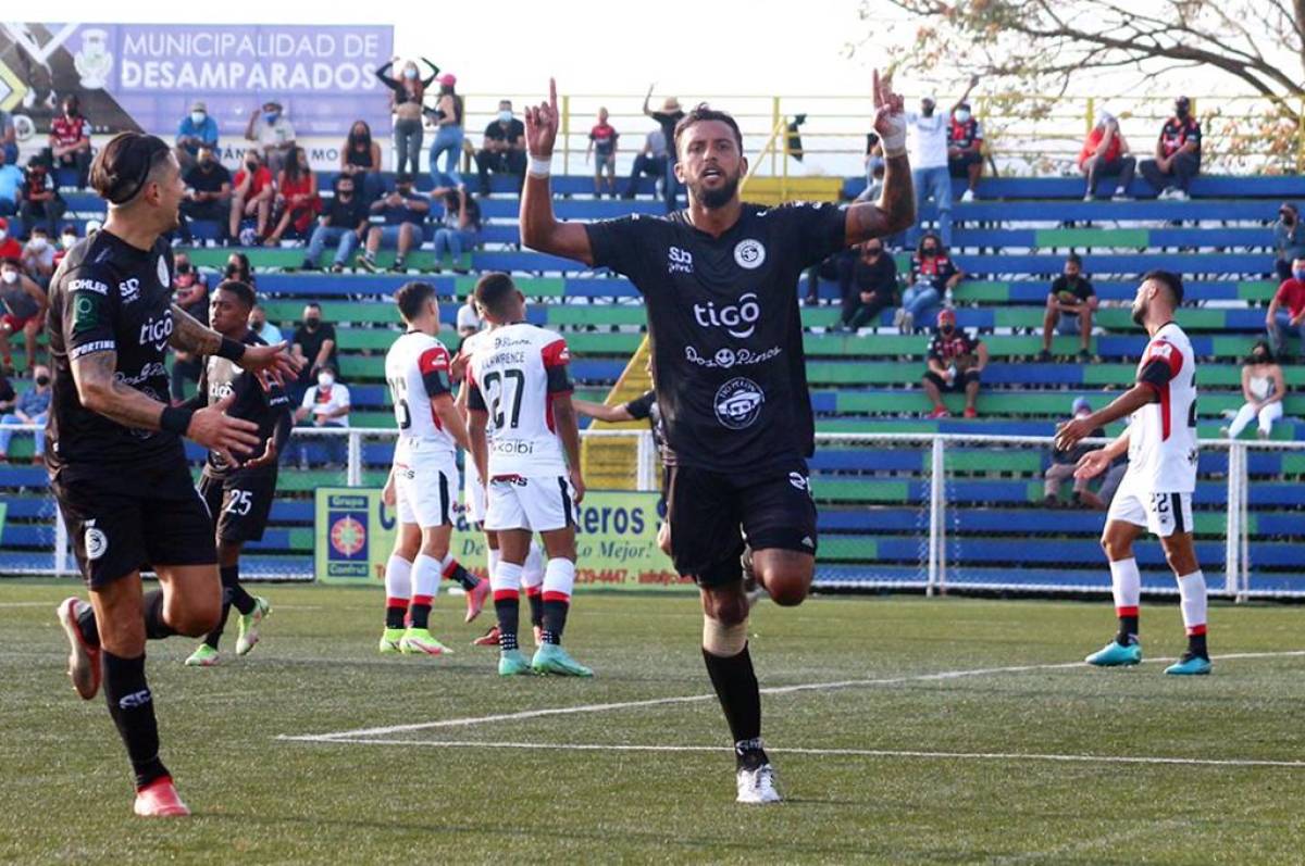 Sin Roger Rojas, Sporting vence al Alajuelense de Alex López y se pone líder de la tabla en Costa Rica