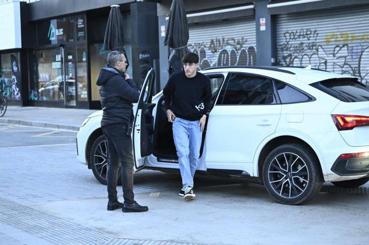 Miembro del Real Madrid se quebró y las figuras del Barcelona que no asistieron: así se vivió el velorio de Carles Miñarro