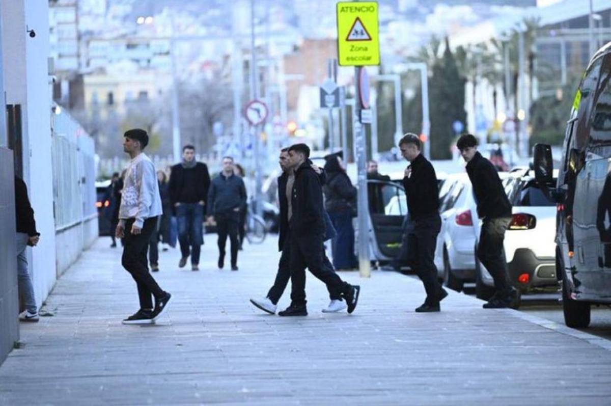 Miembro del Real Madrid se quebró y las figuras del Barcelona que no asistieron: así se vivió el velorio de Carles Miñarro
