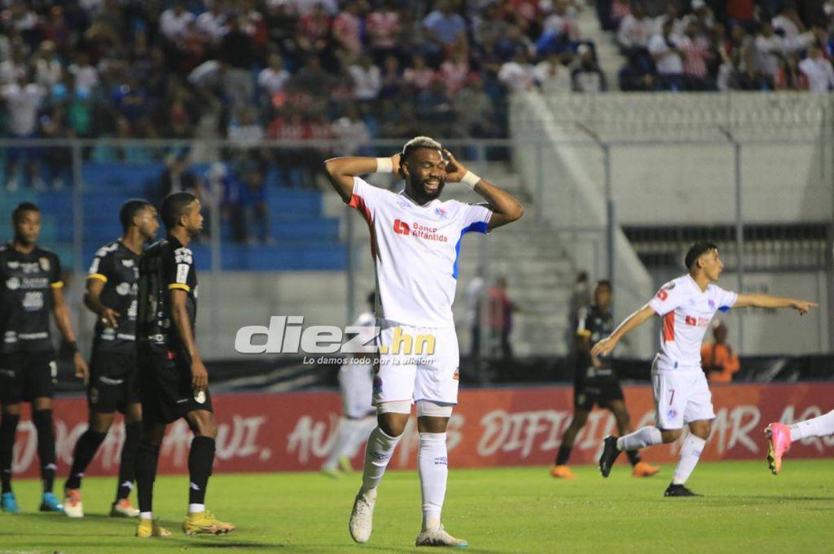 Fotos: La celebración de los panameños tras conseguir el empate en el Nacional y las caras largas en Olimpia