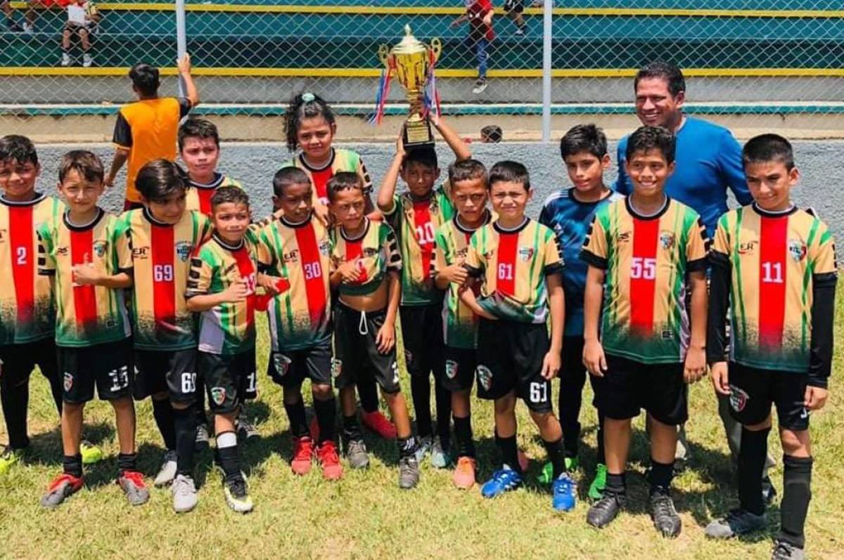 La U-11 se coronó campeón al arrasar en su categoría.d