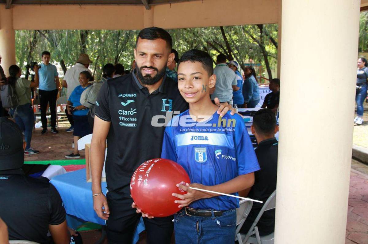 Muchas risas y abrazos: Los jugadores de la Selección de Honduras compartieron con niños del Instituto Juana Leclerc