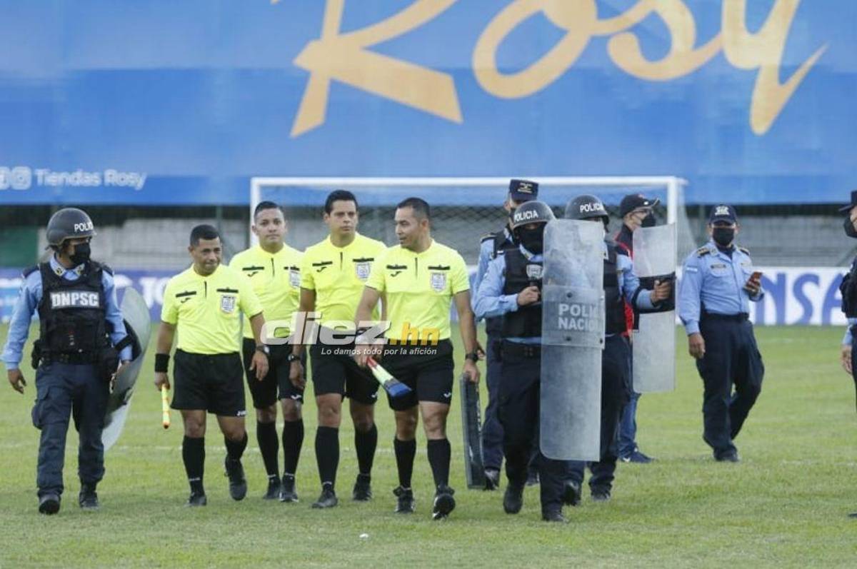 No se vio en TV: Aficionados ofrecieron dinero y los árbitros salieron custodiados del Yankel Rosenthal