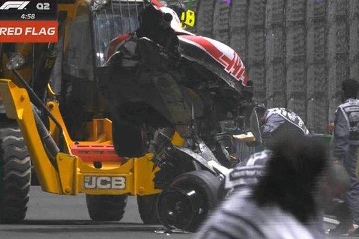 El monoplaza de Mick Schumacher quedó prácticamente destruido.