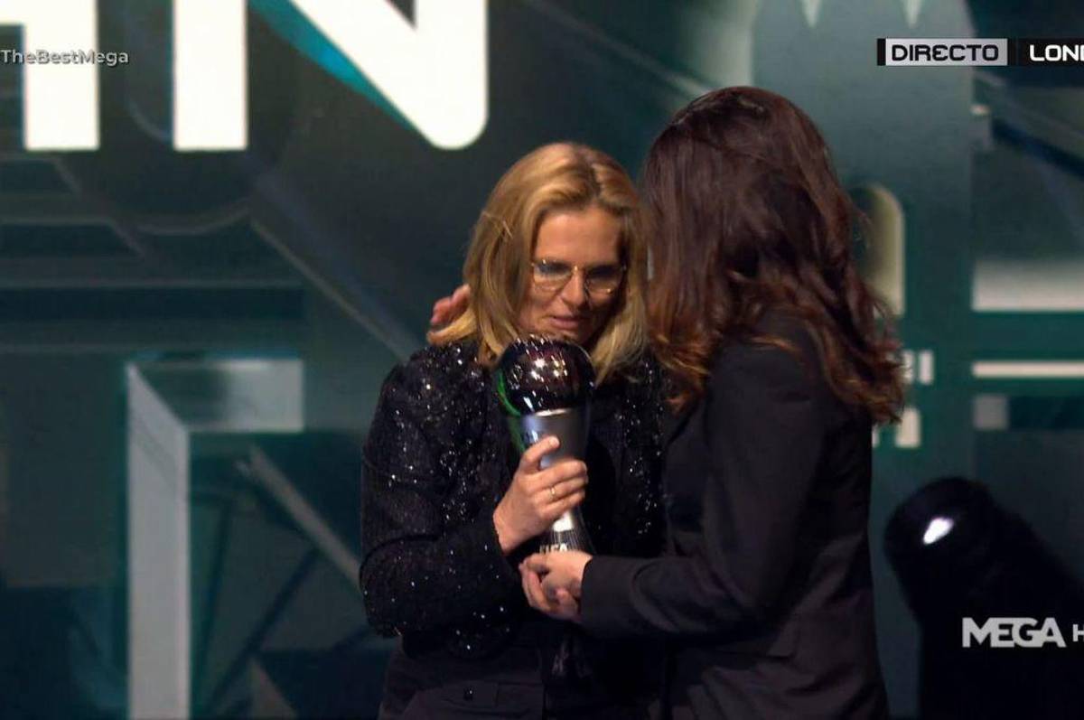 La ‘burla’ de Messi en los Premios The Best, la frustrante reacción del padre de Haaland y Mbappé le ‘dio’ el trofeo al argentino