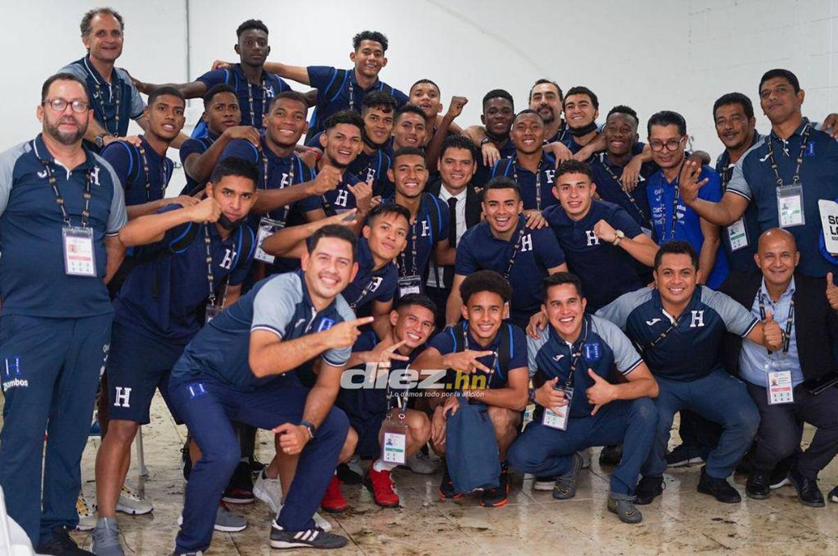 Qué dice la pancarta de las metas, así celebraron los mundialistas de Honduras en el camerino y las selfies de Odin Ramos e Isaac Castillo