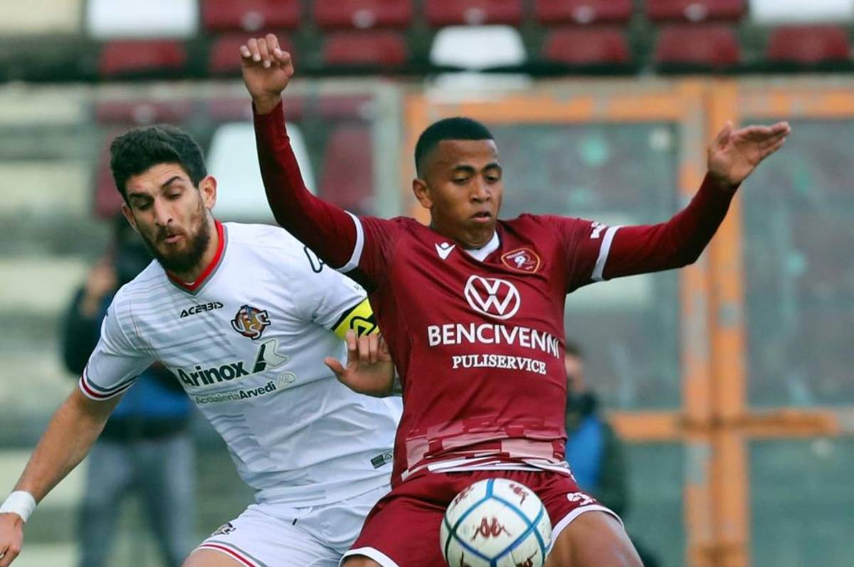¿Qué pasa con el hondureño Rigoberto Rivas en la Serie B de Italia con la Reggina?