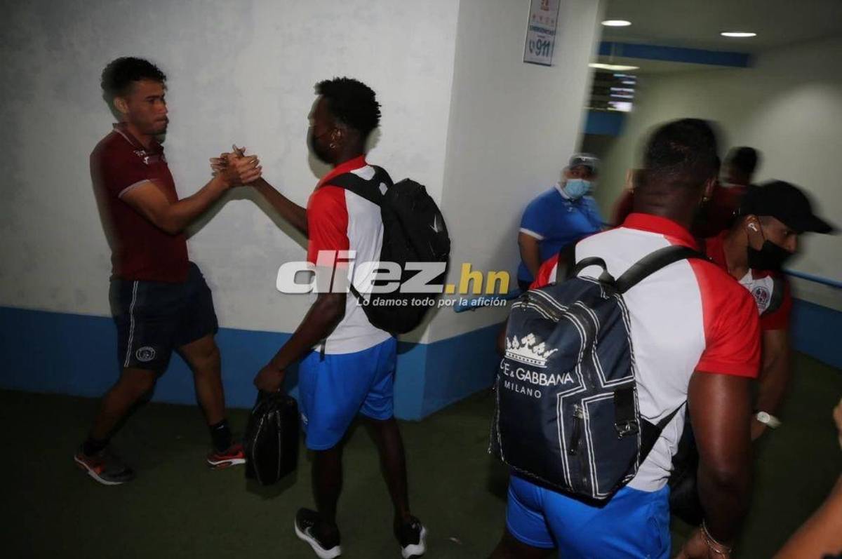 Espectaculares modelos y todo el ambiente que se vive en la semifinal de ida entre Motagua y Olimpia