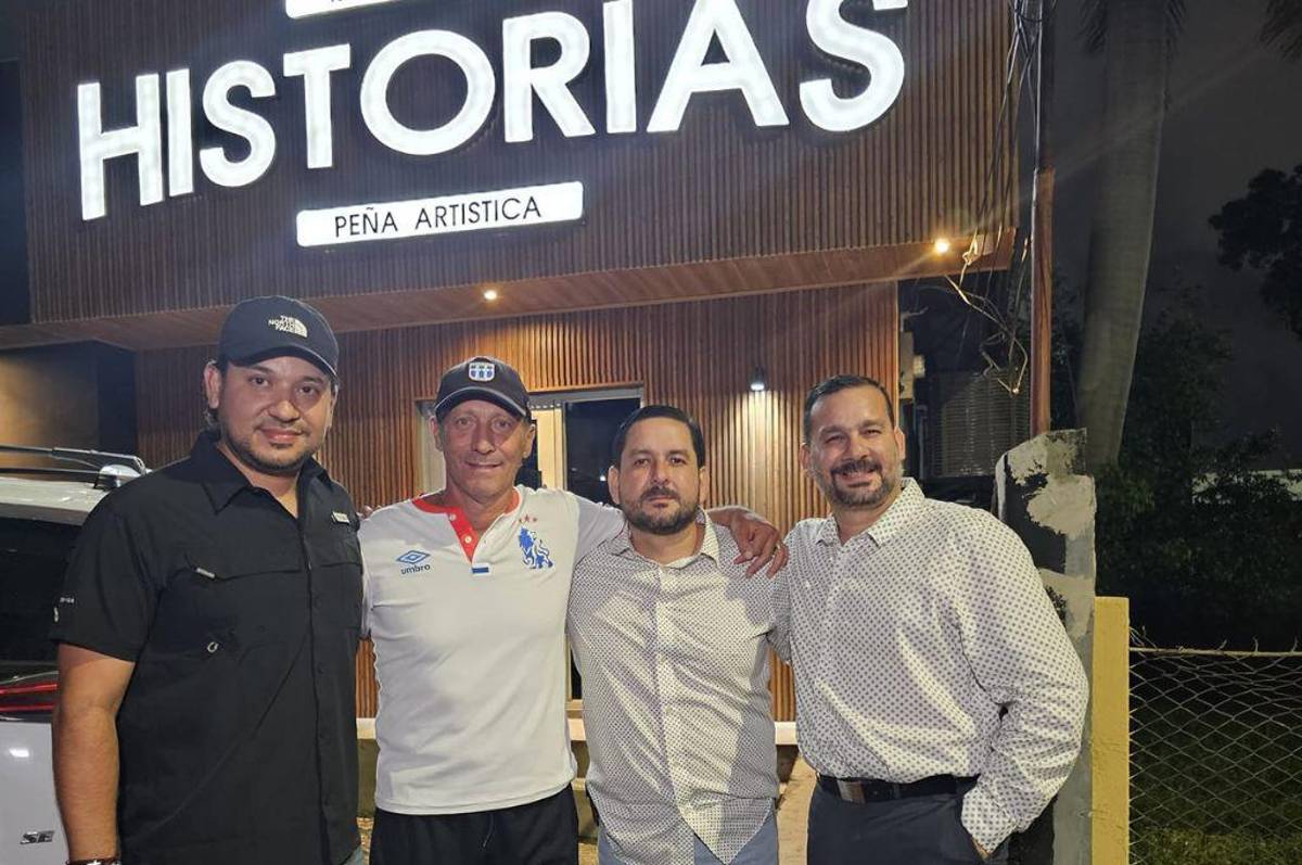 Pedro Troglio, entrenador del Olimpia, sorprende al inaugurar restaurante en San Pedro Sula: “Historias”