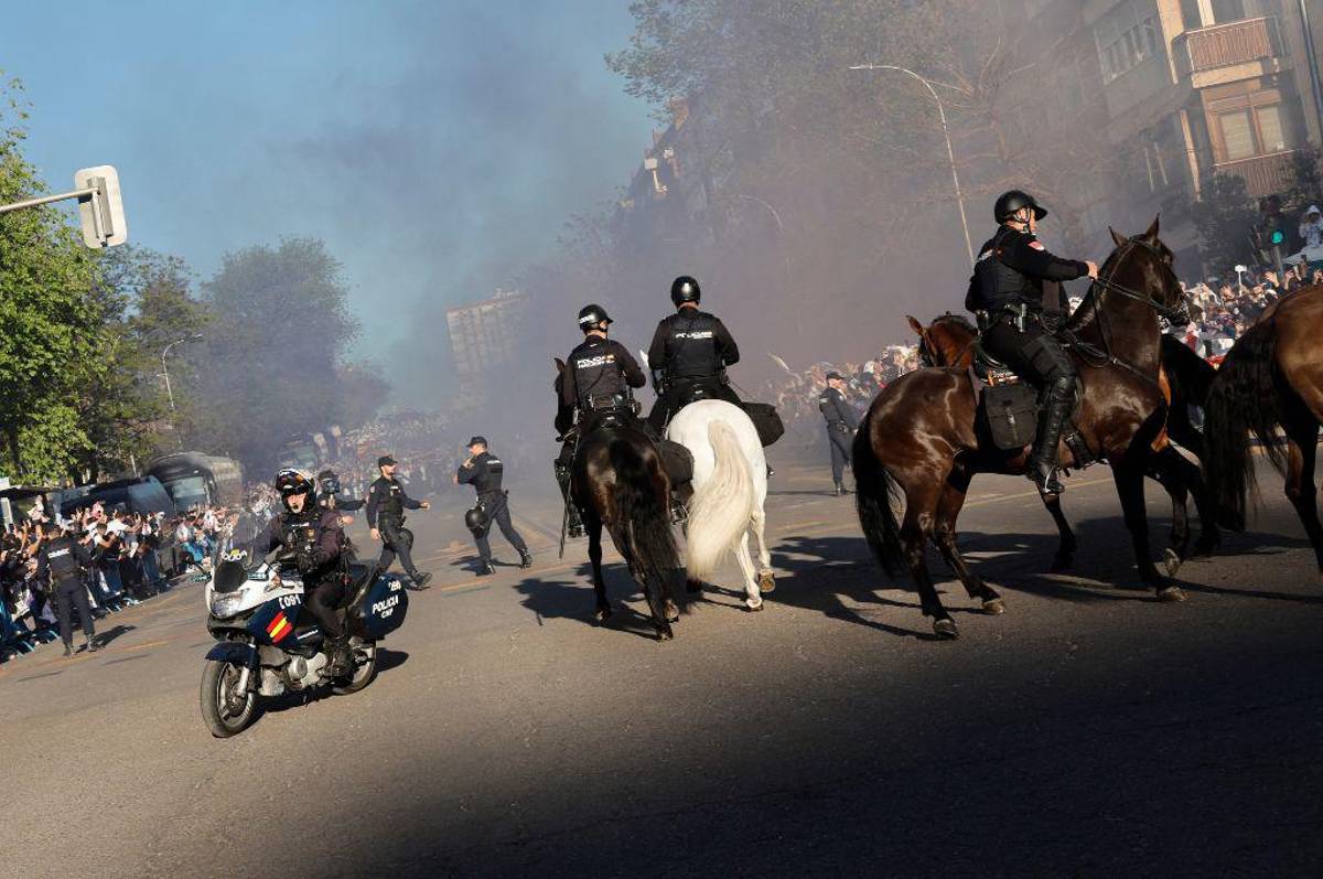 ¡Así se recibe al Rey de Europa! La espectacular llegada del Real Madrid al Bernabéu para enfrentar al City en Champions