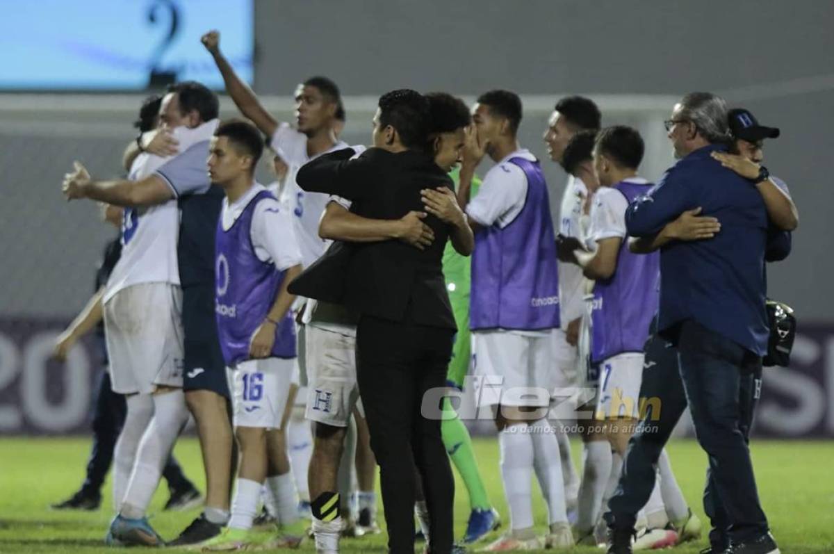 Tras el pitazo final la mayoría de los integrantes de la selección se mostraban, más que felices, hasta sorprendidos e incrédulos por lo que habían logrado.