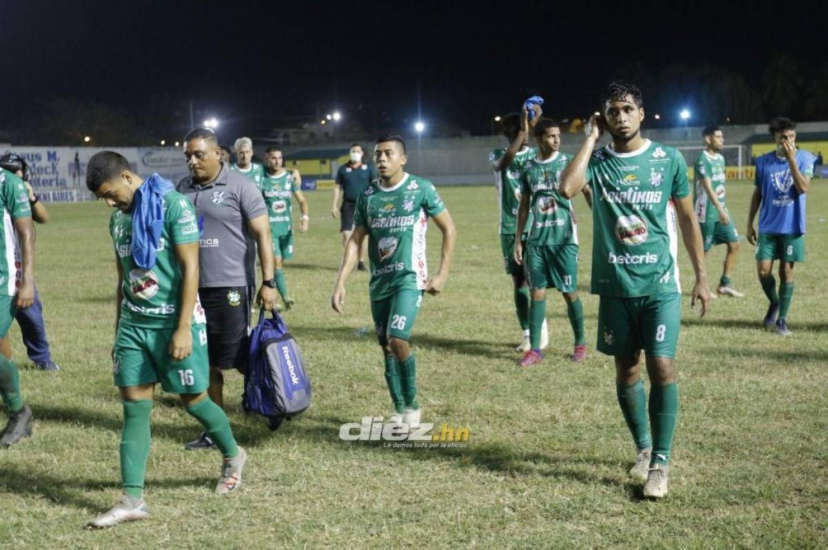 ¡Futbolistas destrozados! Las tristes imágenes del último partido de Platense en primera división en Honduras