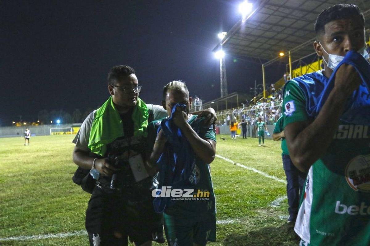 ¡Futbolistas destrozados! Las tristes imágenes del último partido de Platense en primera división en Honduras