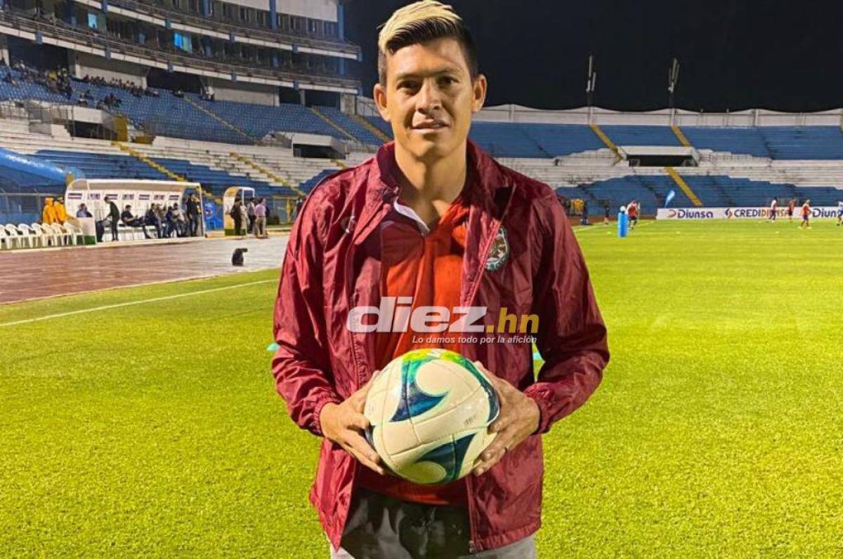Francisco Martínez estuvo en el estadio Olímpico viendo al Marathón en la derrota 0-2 ante Olimpia por la jornada tres del Apertura 2022 de la Liga Nacional.