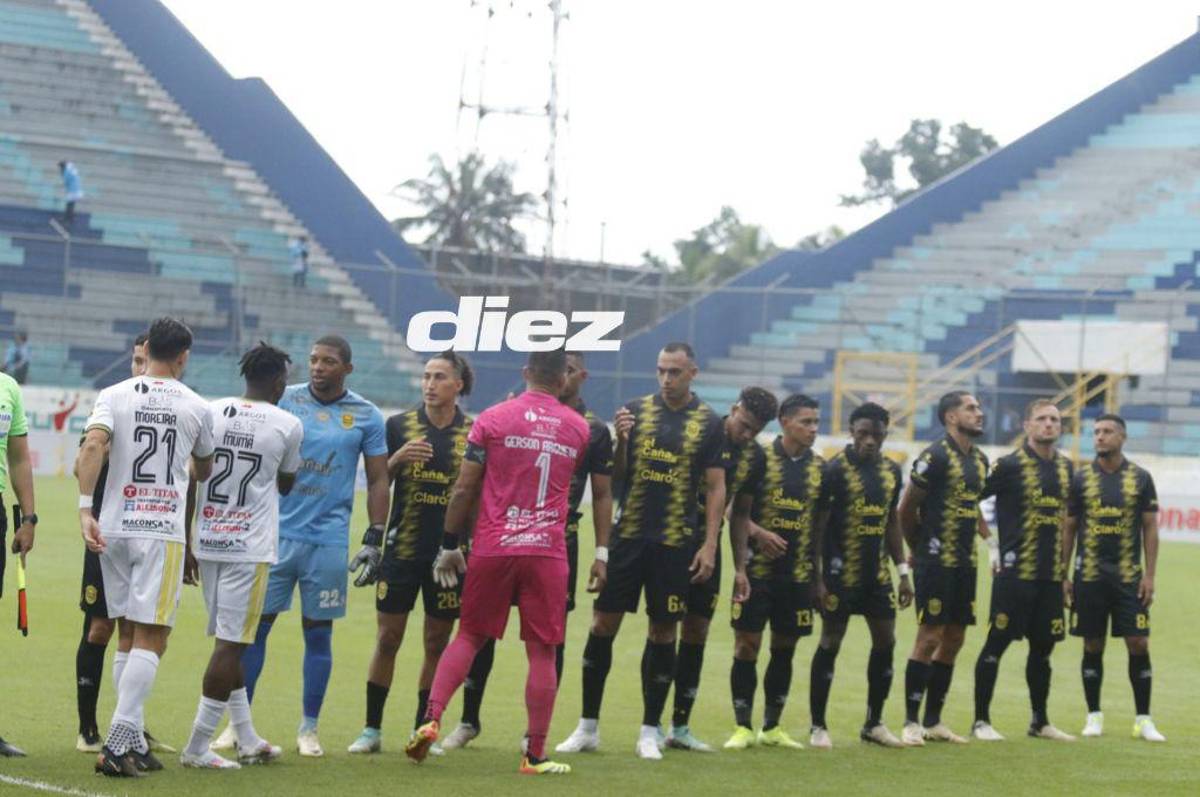 La triste imagen en el estadio Morazán, Real España estrenó uniforme y los incidentes de los aficionados con la Policía