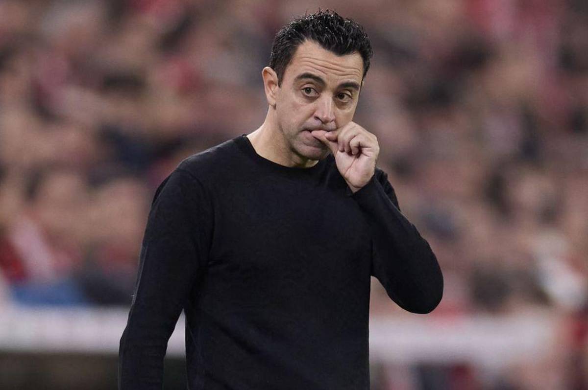 Xavi lo borró totalmente del Barcelona: Pasó de ser titular a no jugar nunca y su futuro es incierto
