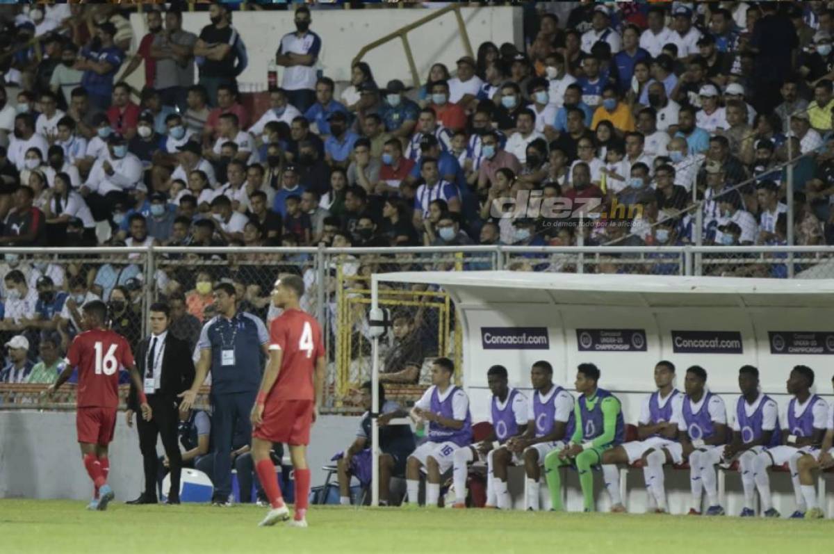 Silla y sombra también quedaron agotadas para el juego de cuartos de final.